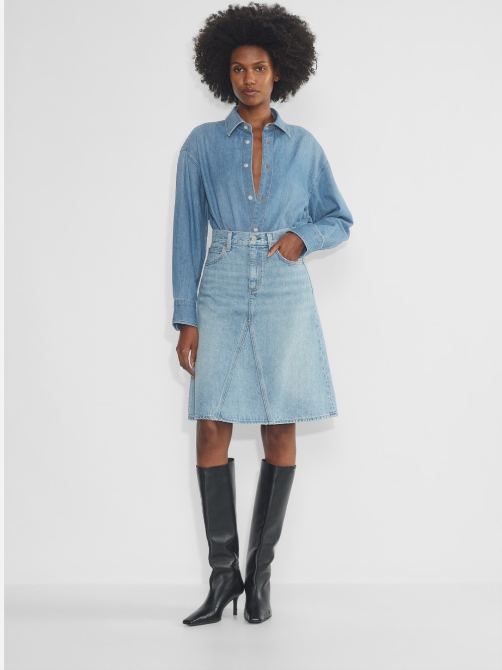 Aritzia Denim Forum The ’90s Midi Denim Skirt 24 casual jean boho Y2K light wash